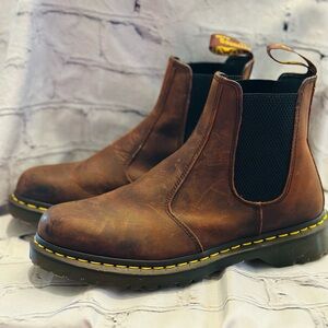 NEW DR MARTENS 2976 CHELSEA BOOTS SZ 8